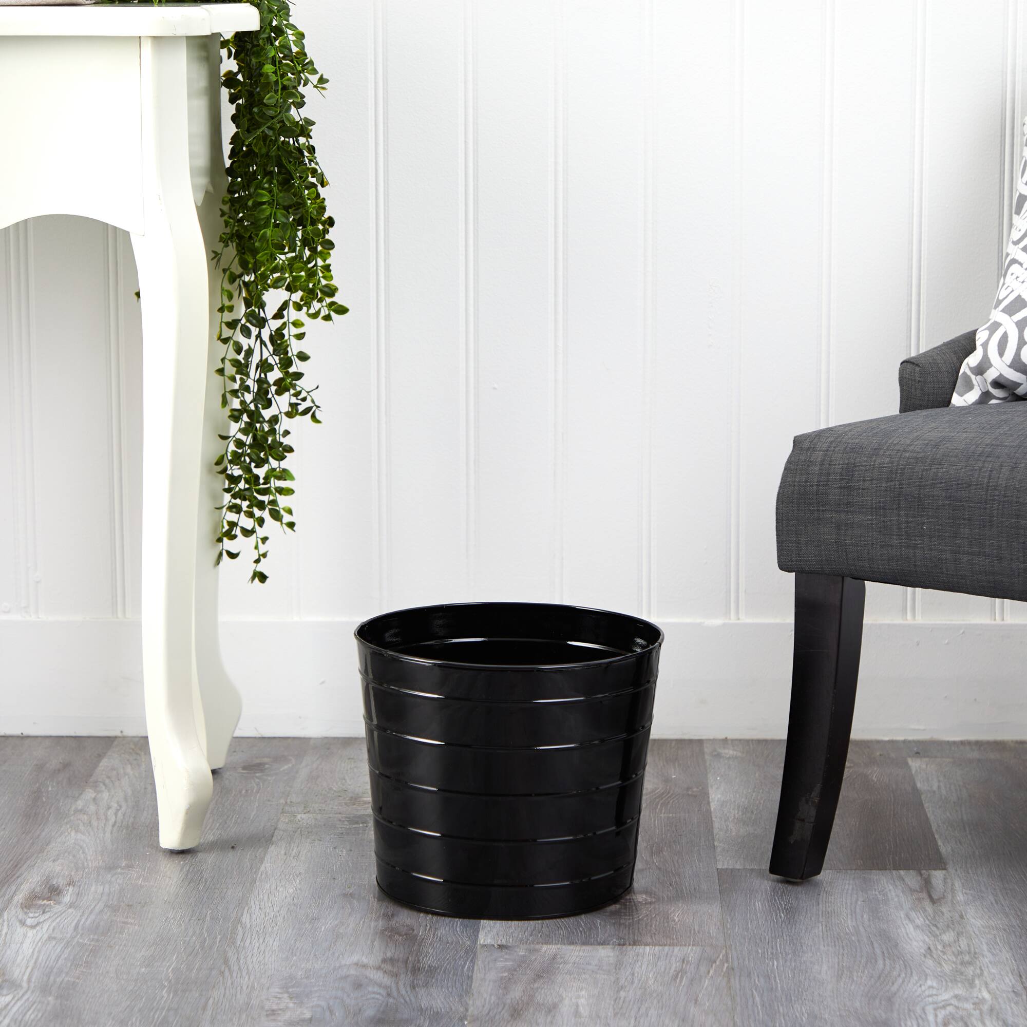 10" Farmhouse Black Metal Ribbed Planter